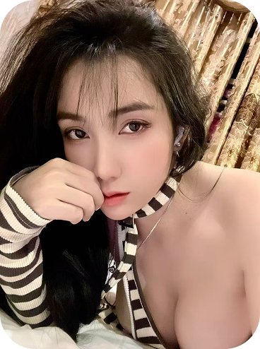 Kaai playful Vietnam escort in Kuala Lumpur enjoying a fun relaxed moment