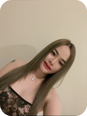 Moji confident escort Kuala Lumpur strong eye contact
