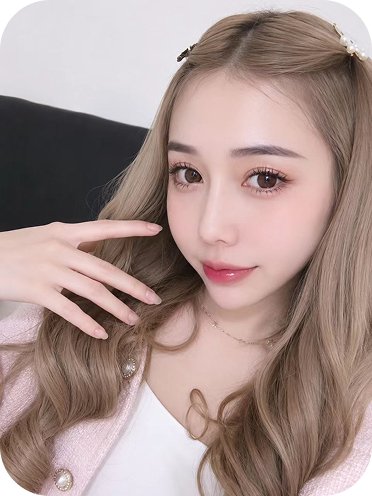 Yasmin Indonesia escort enjoying luxury evening in Kuala Lumpur
